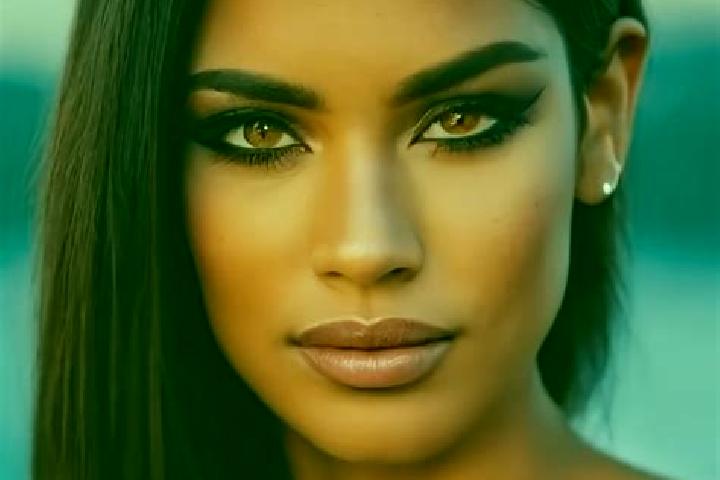Lily, 24, a red green-eyed latina companion based in Banastas. Offering Roleplay, GFE, Duos. Available for incall and outcall, day and evening dates.