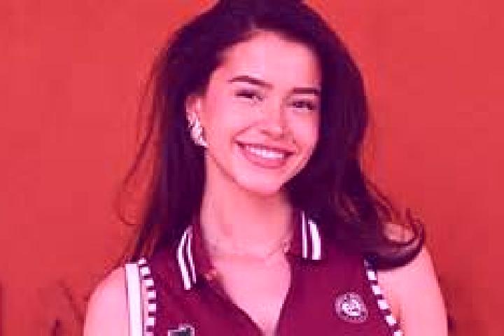 Lily, 24 — Escort in Saint-Sandoux, France