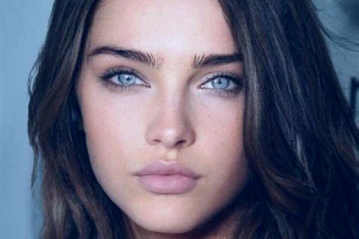 Lily, 25, a brunette green-eyed indian companion based in Penalen. Offering 69, Tantra, CIM, BDSM, Striptease. Available for incall and outcall, overnight bo...
