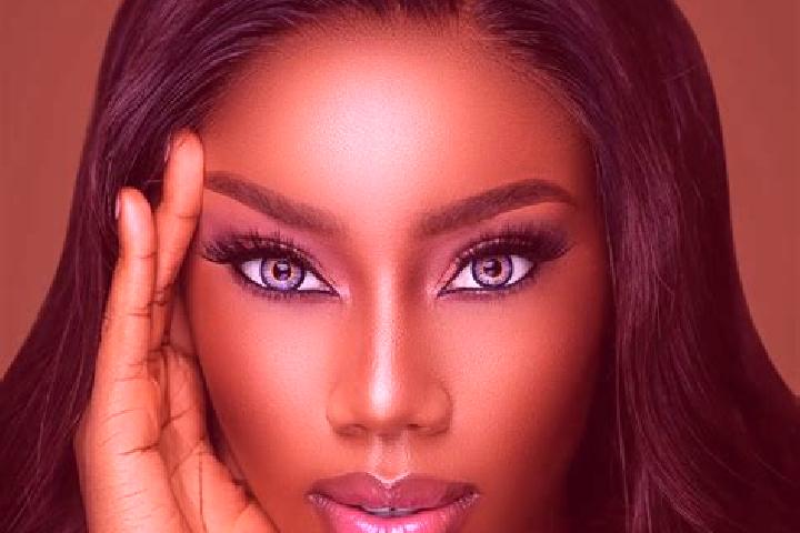 Lily, 25, a chestnut blue-eyed ebony companion based in Lovingston. Offering A-Level, Domination, Roleplay, Erotic Massage. Available for incall and outcall,...