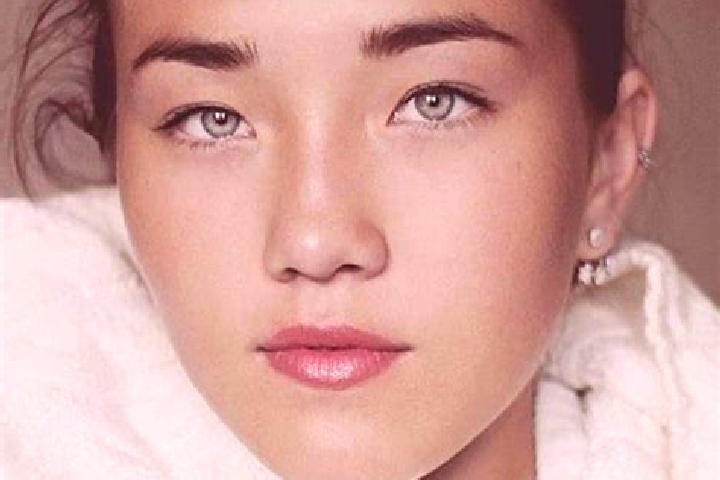 Lily, 25, a chestnut grey-eyed caucasian companion based in Pauk Taw. Offering 69, OWO, BDSM. Available for incall and outcall, day and evening dates.