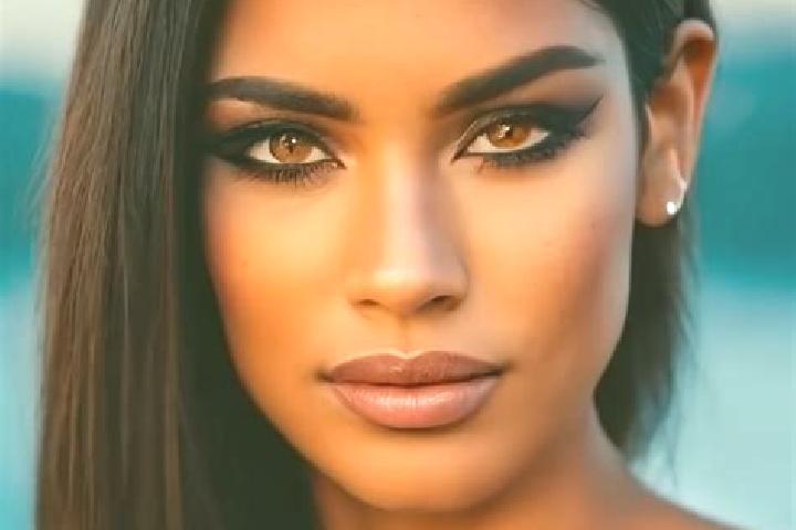 Lily, 25, a dark blonde dark-eyed latina companion based in Alegria. Offering 69, Dinner Date, GFE. Available for incall and outcall, day and evening dates.