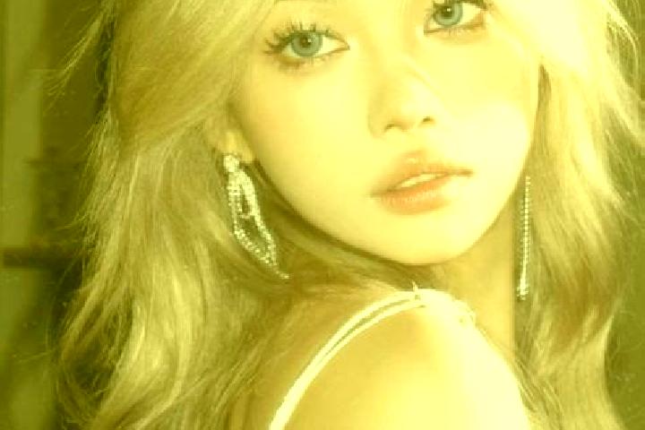 Lily, 25, a platinum blonde dark-eyed asian companion based in Heyu. Offering Couples, Party Girl, A-Level. Available for incall and outcall, day and evening...