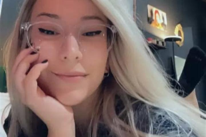 Lily, 25, a platinum blonde grey-eyed caribbean companion based in Abella de la Conca. Offering CIM, Erotic Massage, Couples. Available for incall and outcal...