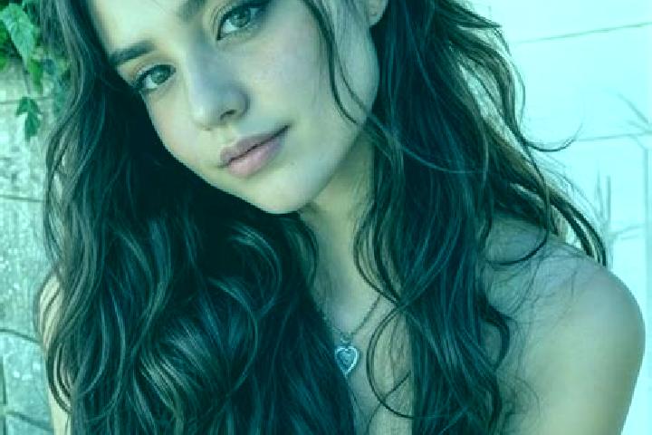Lily, 25, a red hazel-eyed middle eastern companion based in Sarisap. Offering Party Girl, 69, Domination, Deep French Kissing, BDSM. Available for incall an...