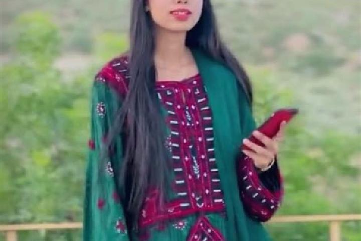 Lily, 25 — Escort in Baz Kia Gurab, Iran