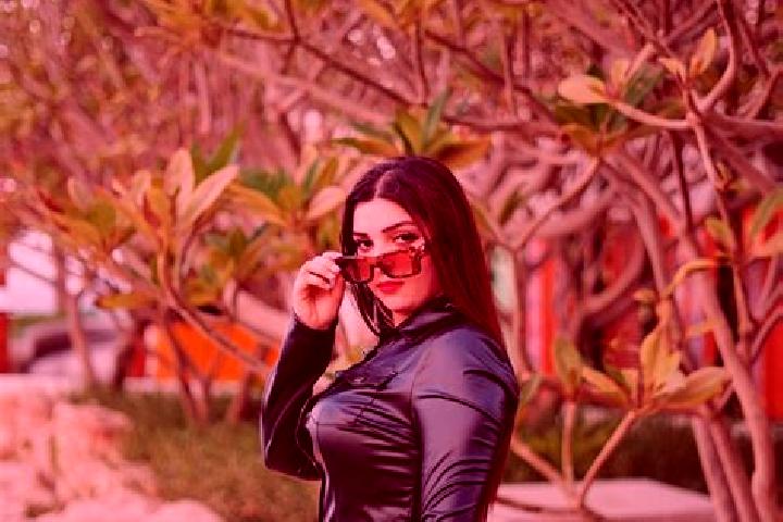 Lily, 25 — Escort in Saman, Iran