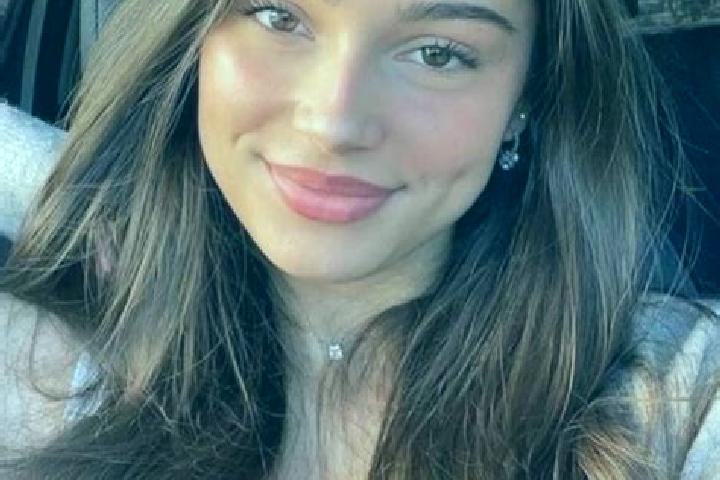 Lily, 26, a brunette hazel-eyed slavic companion based in At Tayyibah. Offering CIM, Deep French Kissing, Girlfriend Experience, Travel Companion, Overnight....