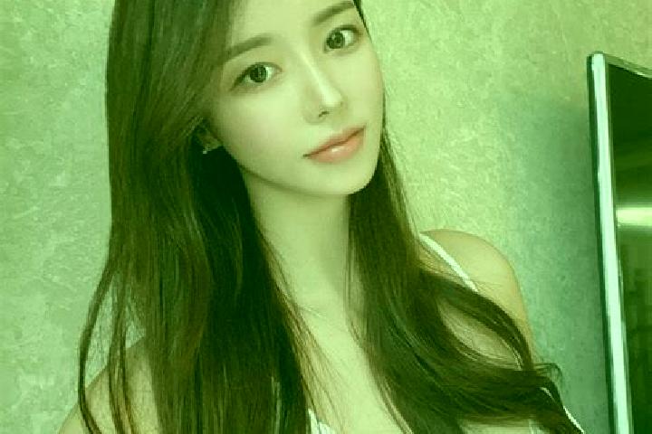 Lily, 26 — Escort in Nanxinxiang, China