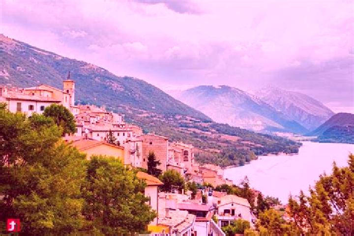 Lily, 26 — Escort in Villetta Barrea, Italy
