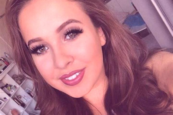 Lily, 27, a dark blonde amber-eyed caribbean companion based in Bryn Mawr. Offering Party Girl, Prostate Massage, Couples, Striptease. Available for incall a...