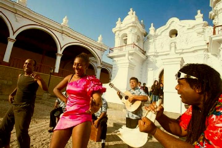 Lily, 27 — Escort in El Carmen, Peru