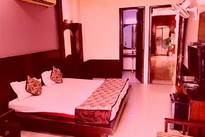 Lily, 27 — Escort in Karanpur, India