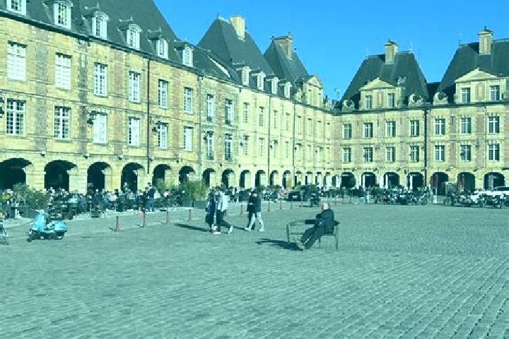 Lily, 27 — Escort in Rocroi, France
