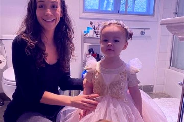 Lily, 27 — Escort in Wadworth, United Kingdom