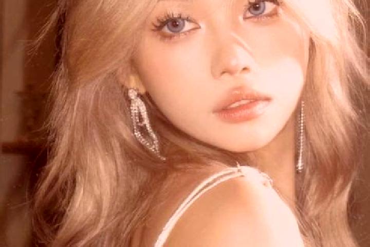 Lily, 28, a blonde blue-eyed asian companion based in Pradanos de Bureba. Offering A-Level, Roleplay, Striptease. Available for incall and outcall, overnight...