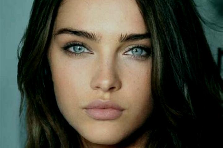 Lily, 28, a brunette green-eyed caucasian companion based in Bayswater North. Offering Massage, Striptease, Party Girl. Available for incall and outcall, day...