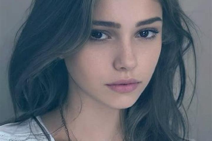 Lily, 28, a chestnut grey-eyed slavic companion based in GJong Thanh. Offering Roleplay, Dinner Date, Girlfriend Experience, CIM, Duos. Available for incall ...