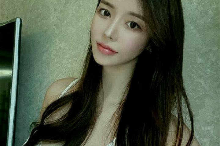 Lily, 28 — Escort in Pujiawan, China