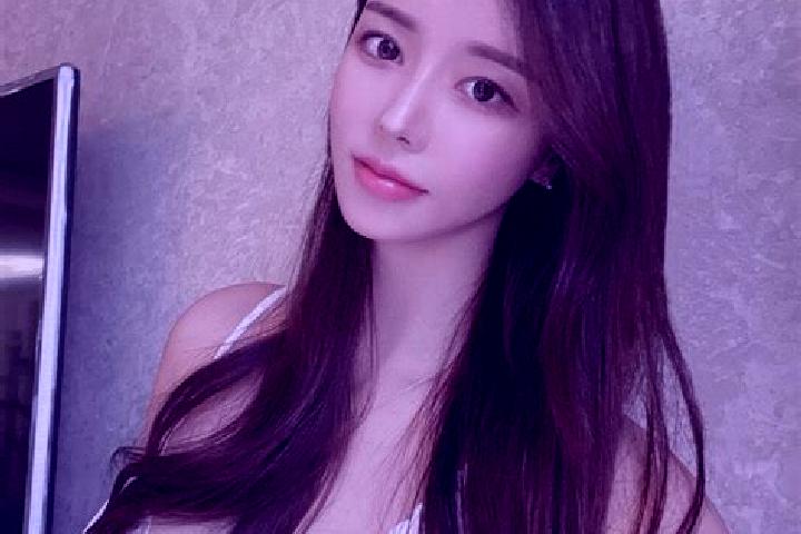 Lily, 28 — Escort in Ubrub, Indonesia