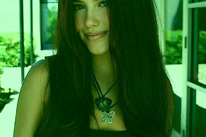 Lily, 29, a auburn brown-eyed european companion based in Utwe. Offering OWO, A-Level, Fetish. Available for incall and outcall, day and evening dates.