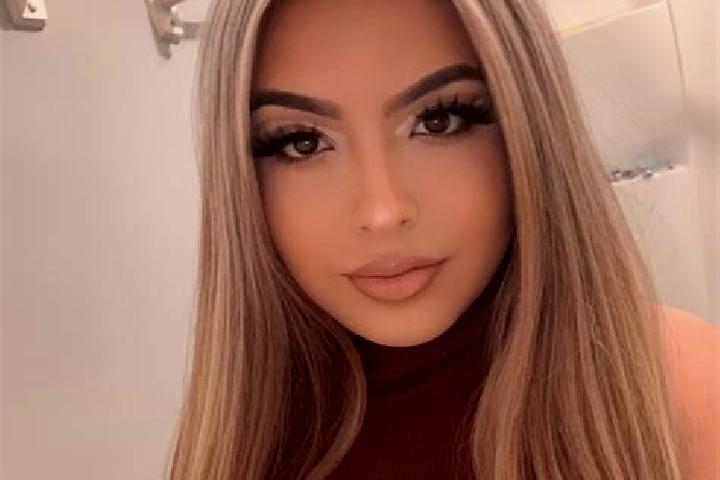 Lily, 29, a blonde dark-eyed latina companion based in Heugraben. Offering A-Level, Party Girl. Available for incall and outcall, day and evening dates.