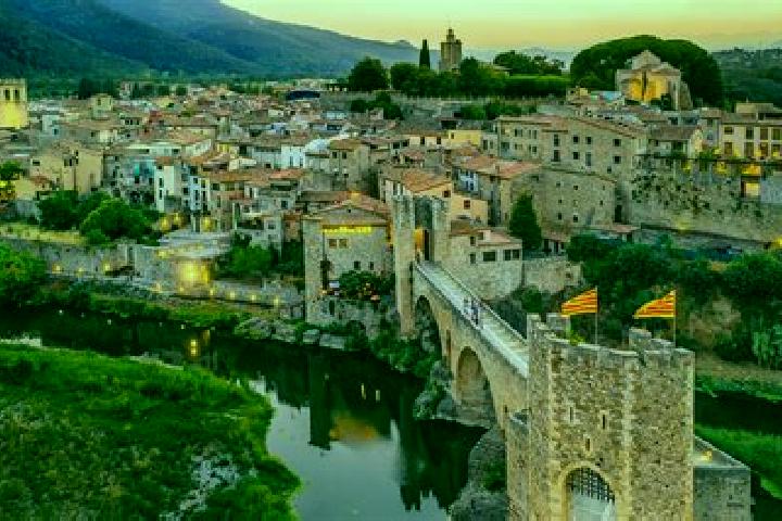 Lily, 29 — Escort in Besalu, Spain
