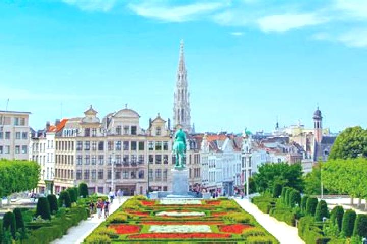 Lily, 29 — Escort in Mourcourt, Belgium