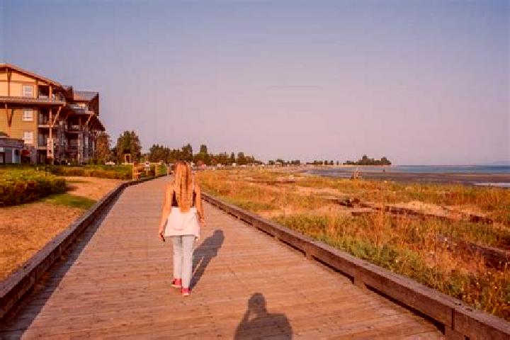 Lily, 29 — Escort in Parksville, Canada