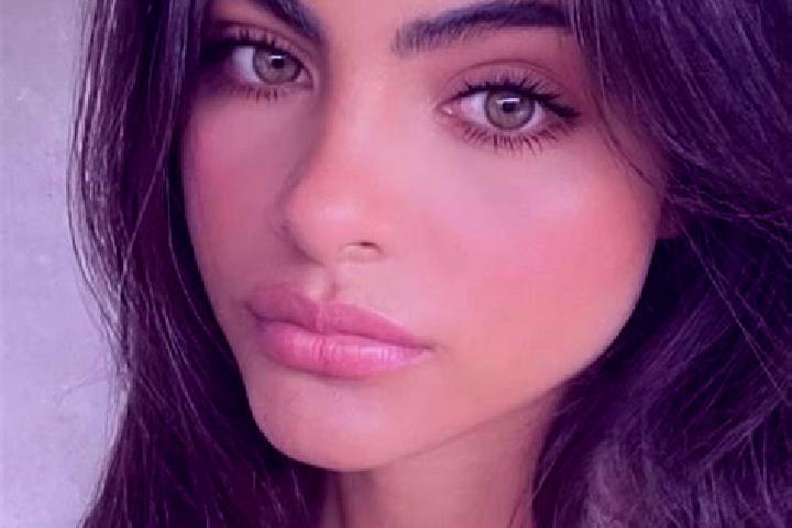 Lily, 30, a brunette green-eyed slavic companion based in Frunzeni. Offering Duos, Couples, GFE. Available for incall and outcall, overnight bookings available.