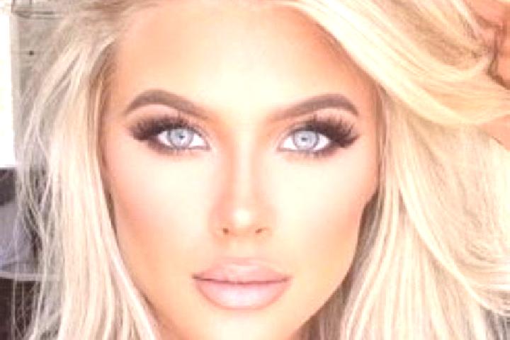 Lily, 30, a platinum blonde amber-eyed indian companion based in Magdalena Mixtepec. Offering Prostate Massage, Travel Companion, Massage, Striptease. Availa...