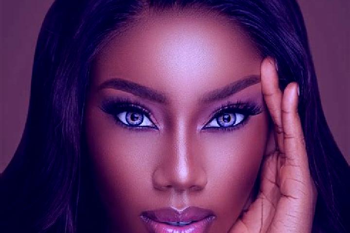 Lily, 30, a red blue-eyed ebony companion based in Schwaebisch Hall. Offering Tantra, Domination. Available for incall and outcall, overnight bookings availa...