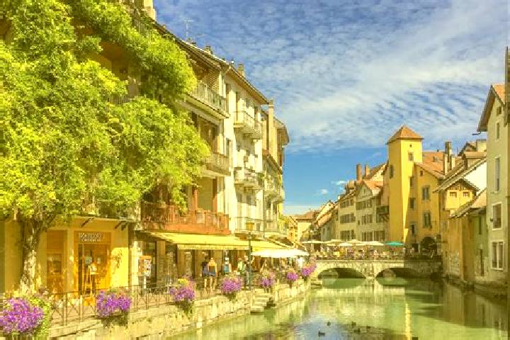 Lily, 30 — Escort in Cerny, France