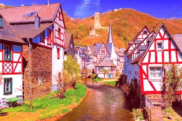 Lily, 30 — Escort in Starkenburg, Germany