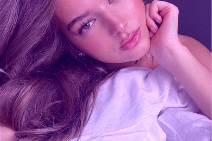 Lily, 32, a chestnut hazel-eyed caribbean companion based in Kastel Kambelovac. Offering Deep French Kissing, GFE, Erotic Massage. Available for incall and o...