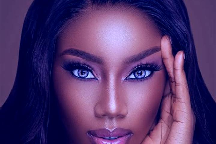 Lily, 32, a red blue-eyed ebony companion based in Urik. Offering Couples, Tantra, Fetish, Dinner Date, OWO. Available for incall and outcall, overnight book...