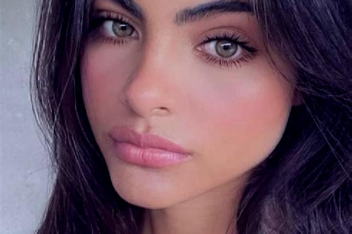 Lily, 32, a red green-eyed indian companion based in Lepenou. Offering OWO, Travel Companion, Domination. Available for incall and outcall, day and evening d...