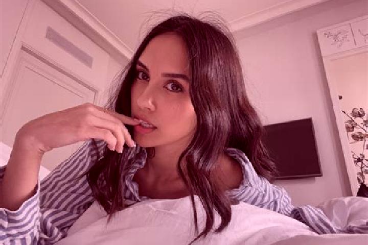 Lily, 32, a red grey-eyed european companion based in Urzainqui. Offering Travel Companion, Girlfriend Experience, Overnight, Party Girl, GFE. Available for ...