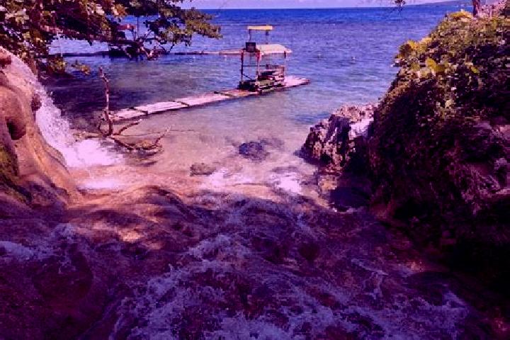 Lily, 32 — Escort in Above Rocks, Jamaica