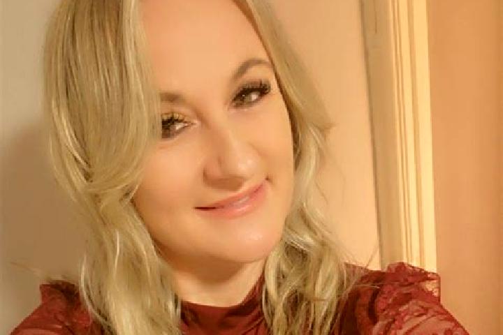 Lily, 32 — Escort in Bollington, United Kingdom