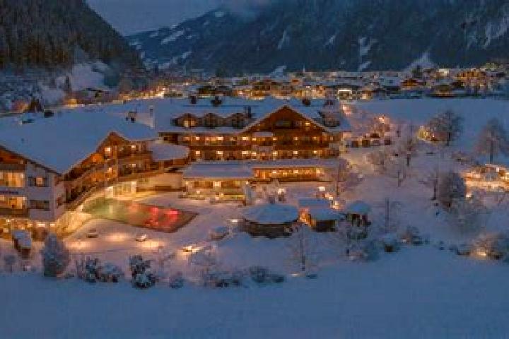 Lily, 32 — Escort in Strass im Zillertal, Austria