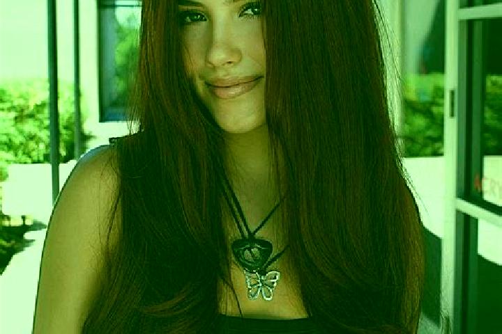 Lily, 33, a auburn dark-eyed caucasian companion based in Ranten. Offering Duos, Massage, Erotic Massage, Party Girl. Available for incall and outcall, overn...