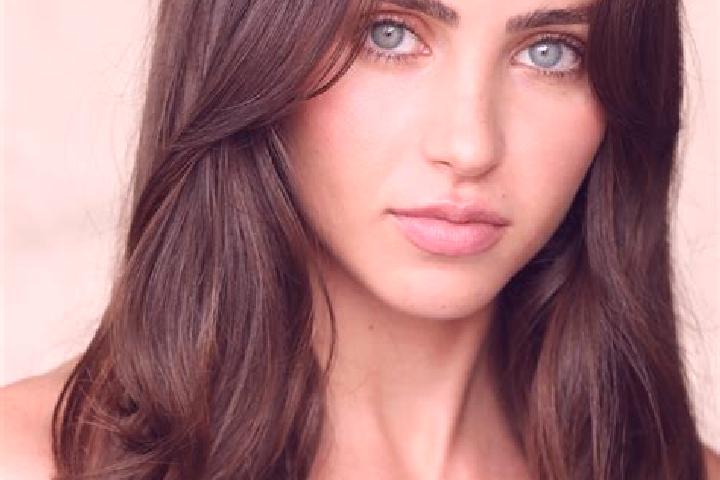 Lily, 33, a brunette dark-eyed latina companion based in Srikakulam. Offering Duos, Massage, A-Level. Available for incall and outcall, day and evening dates.