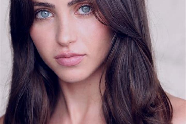 Lily, 33, a brunette grey-eyed middle eastern companion based in Kelty. Offering Girlfriend Experience, Massage, OWO, Couples. Available for incall and outca...