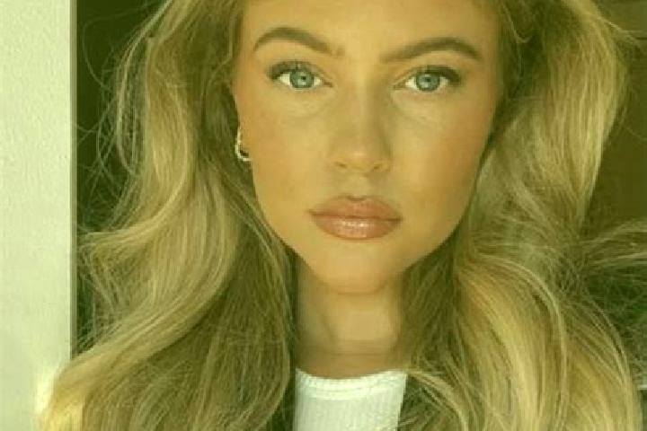 Lily, 33, a dark blonde grey-eyed middle eastern companion based in Fort Lee. Offering Prostate Massage, A-Level, Girlfriend Experience, OWO, 69. Available f...