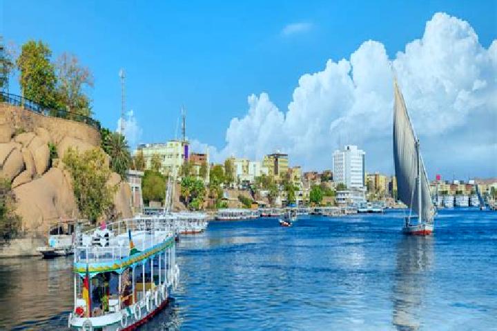 Lily, 33 — Escort in Aga, Egypt
