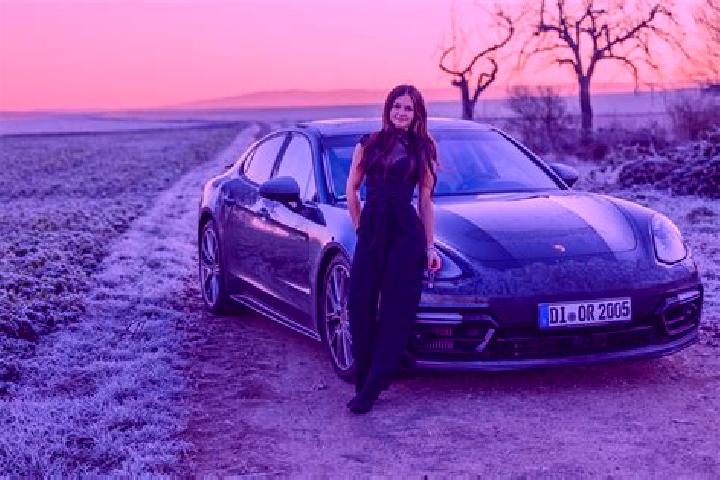 Lily, 33 — Escort in Fridolfing, Germany