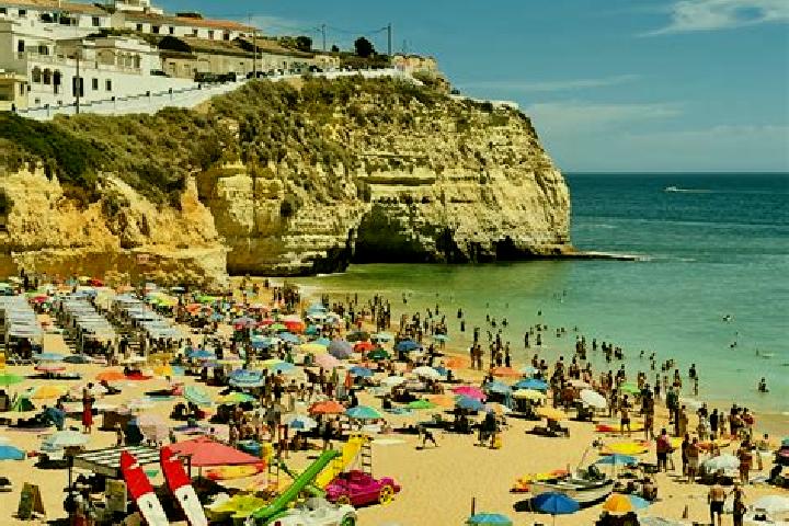 Lily, 33 — Escort in Moleanos, Portugal