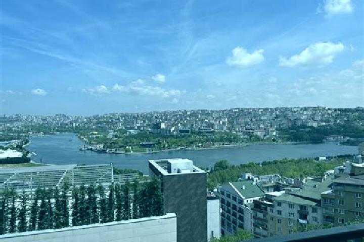 Lily, 33 — Escort in Suetluece, Turkey