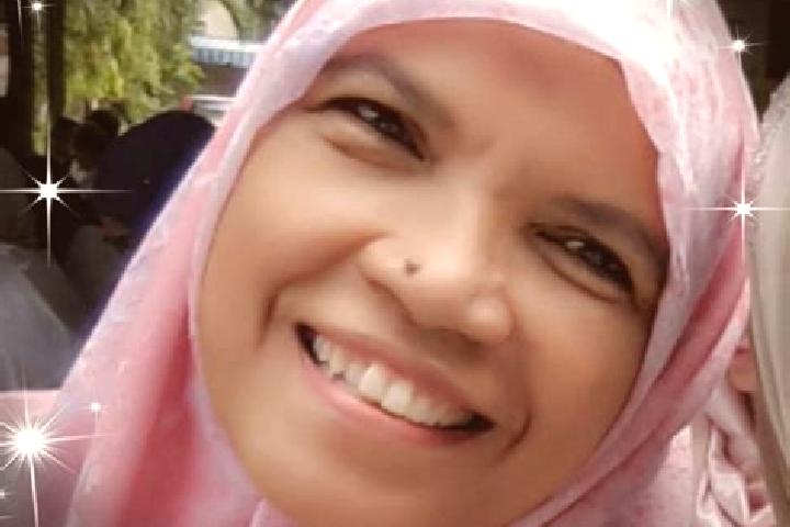 Lily, 33 — Escort in Waworada, Indonesia
